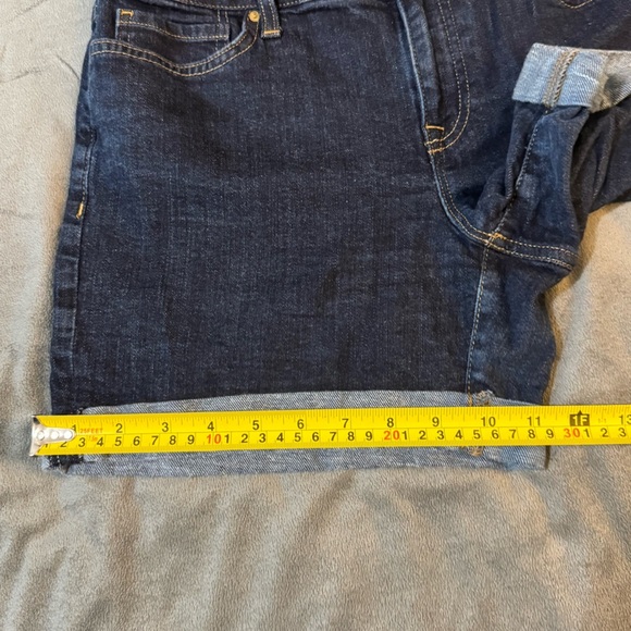 Tommy Hilfiger Blue Jean Shorts
#1136 - Picture 4 of 8